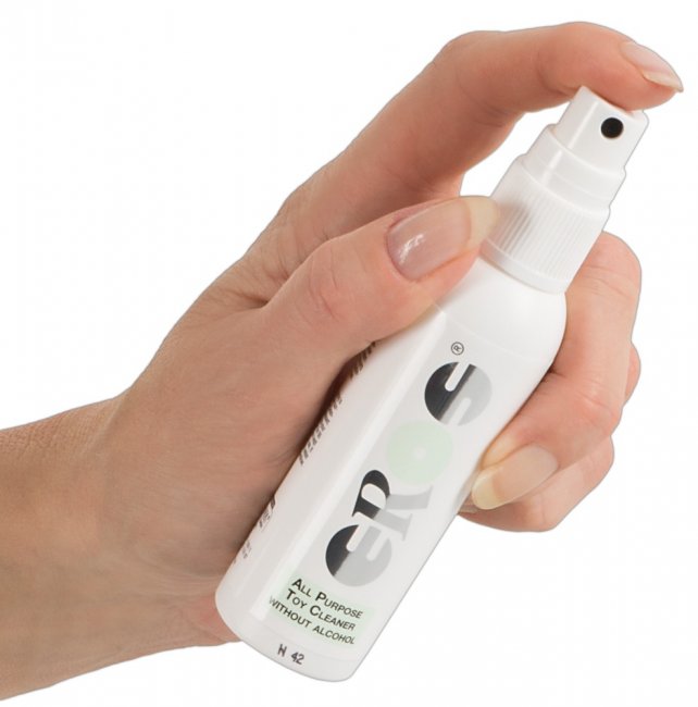 Vattenbaserat fistingglidmedel med en medföljande leksaksrengöring. Enkel pump och spray flaska. Högkvalitativa produkter.