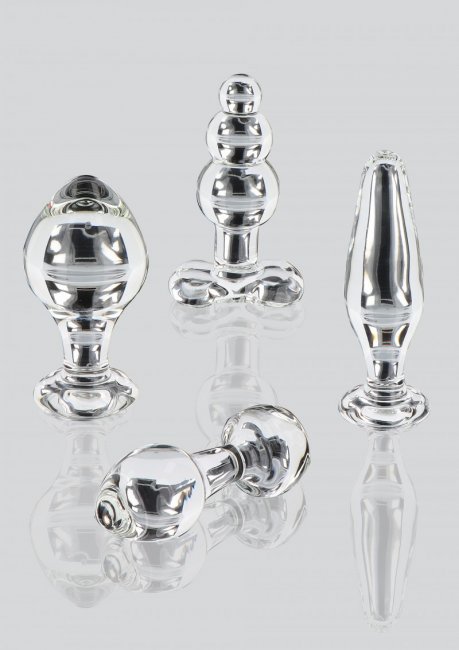 Transparant analplugg tillverkad av högkvalitativ och temperaturkänsligt glas. En klassisk design med en bred bas.