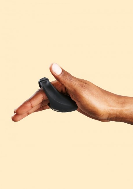 Penisring tillverkad av silikon med 10 olika funktioner. Kan styras med fjärrkontroll eller app. Vattentät, uppladdningsbar.